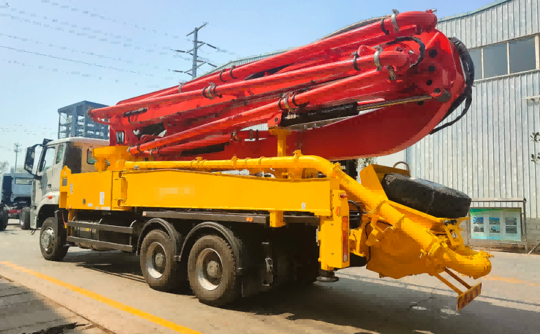 混凝土泵车臂架长度怎么选？施工现场实景案例分析